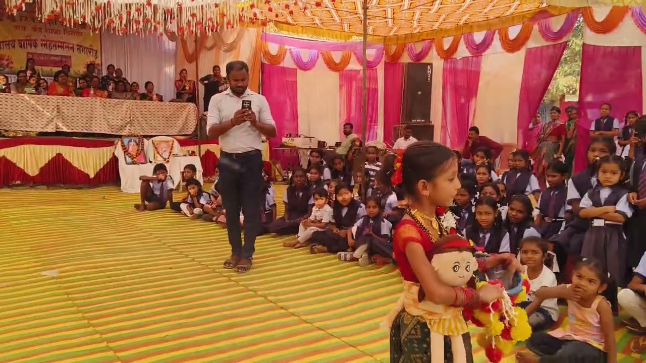 Dance by Arya turkar standard 4th datach datvan ghya g kuni