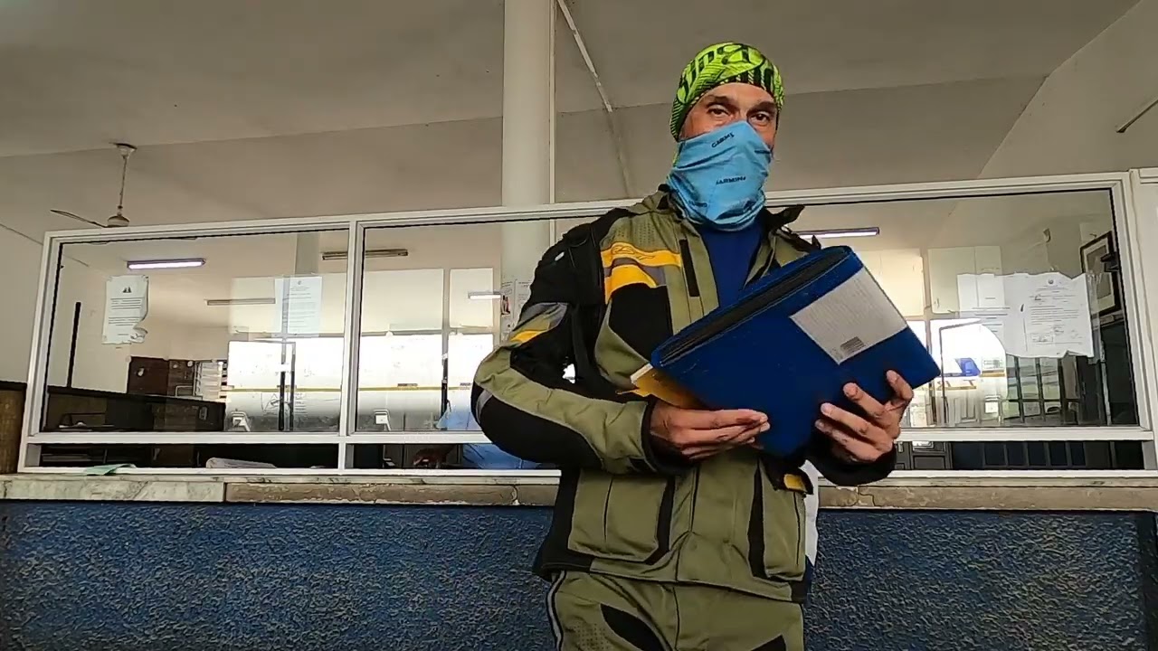 Episode 17 - Mozambique 🇲🇿 - Zimbabwe 🇿🇼 Border Crossing