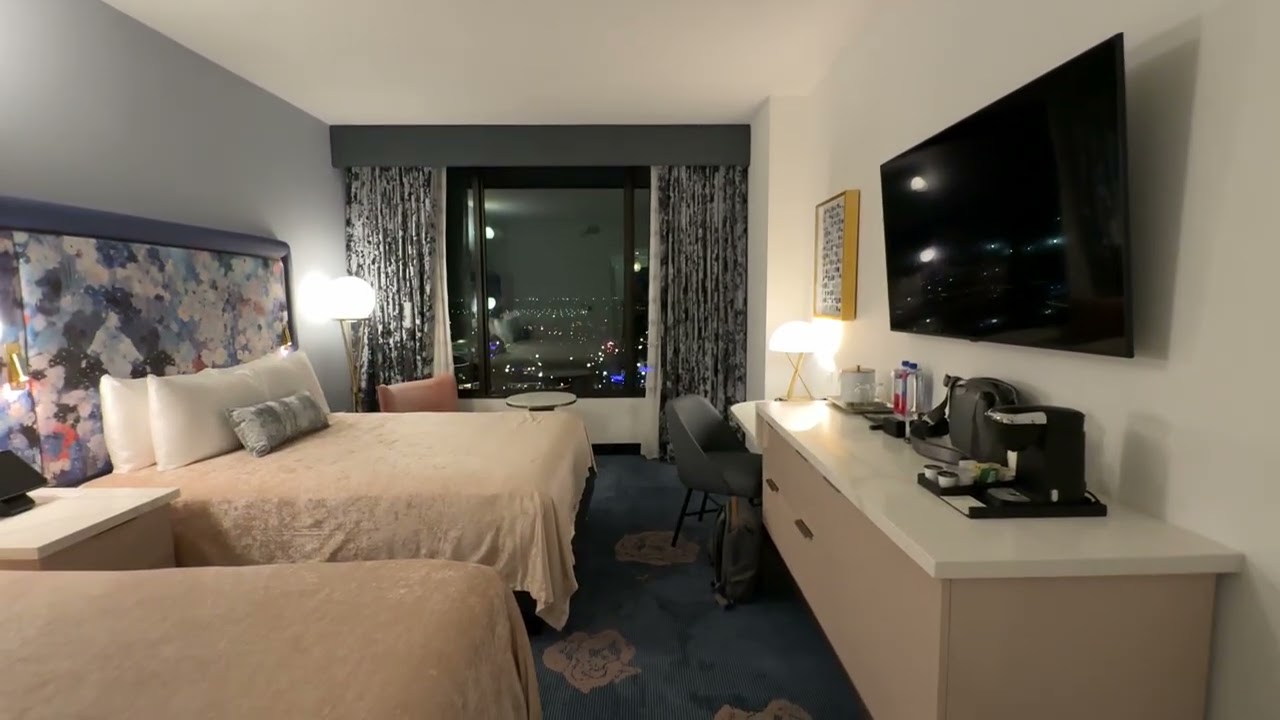 Universal Helios Grand Hotel - Room 716 Walkthrough and Tour