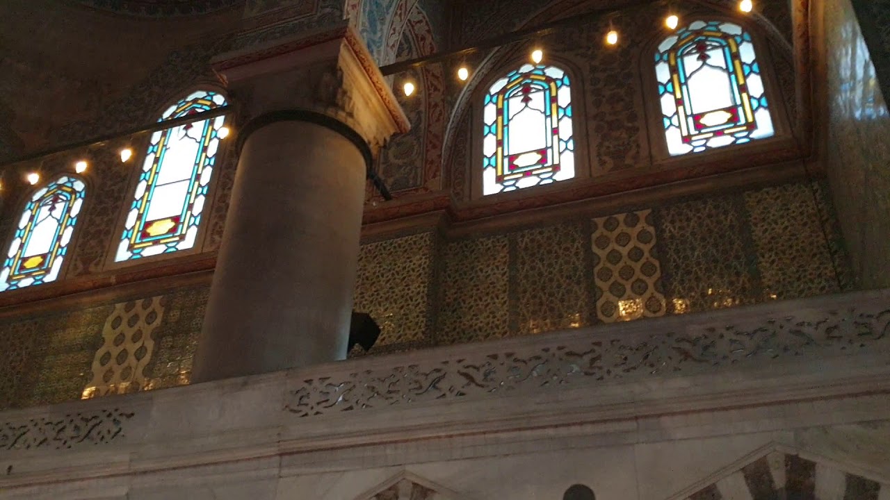 Istanbul: a l'int&eacute;rieur de  la mosqu&eacute;e bleu