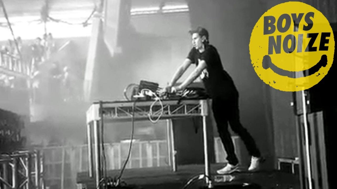 BOYS NOIZE - Live at Summadayze Melbourne 2011