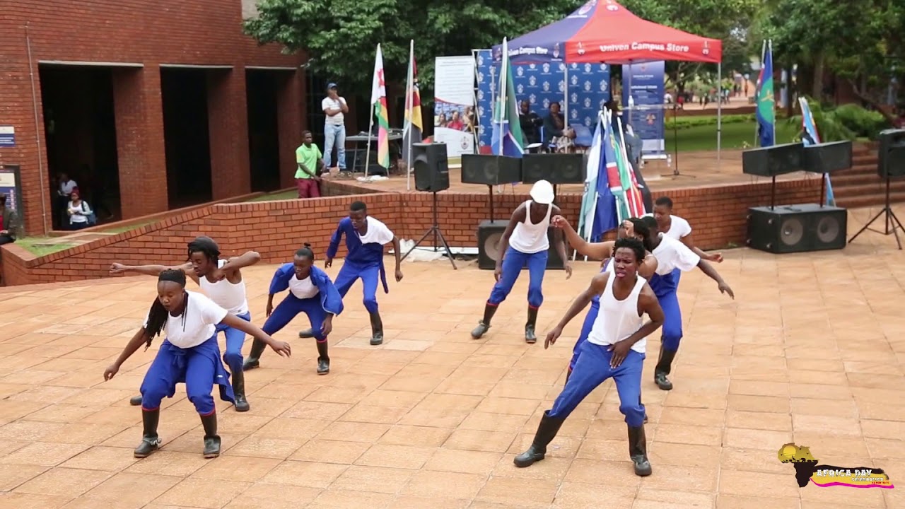 UNIVEN GUMBOOTS DANCE