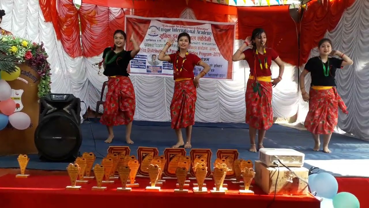 लाग्दछ मलाई रमाइलो ...... A beautiful  dance !
