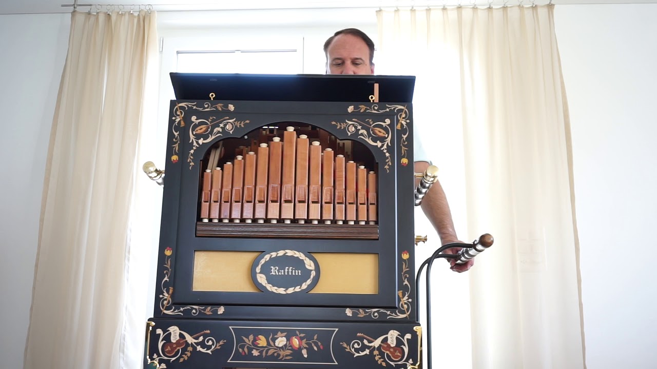 Konzertorgel spielt Fahrende Musikanten