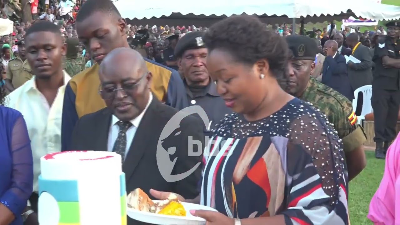 Emizira nga Omusinga agabula ekijjulo kye ekisoose bukya ava mu kkomera