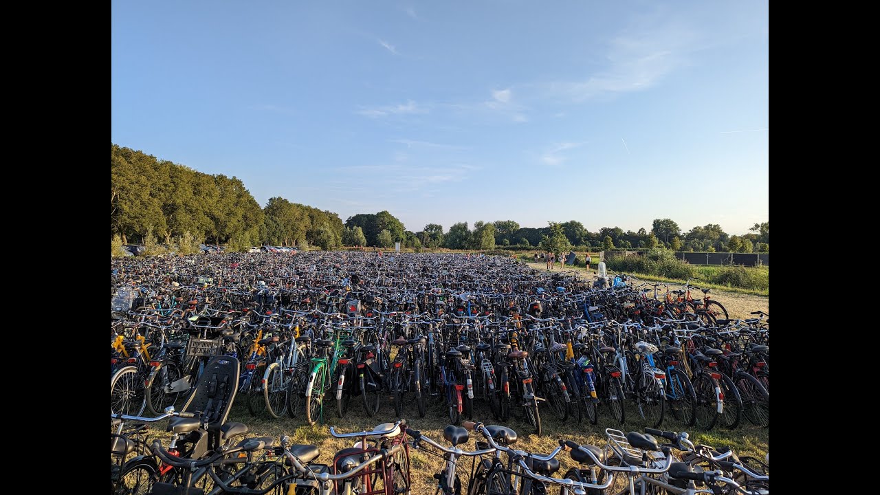 3,000+ bikes at the Zeezout festival, Amsterdam!