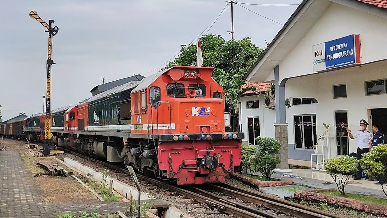 Triple CC 202 Keluar Stasiun Tanjung Karang