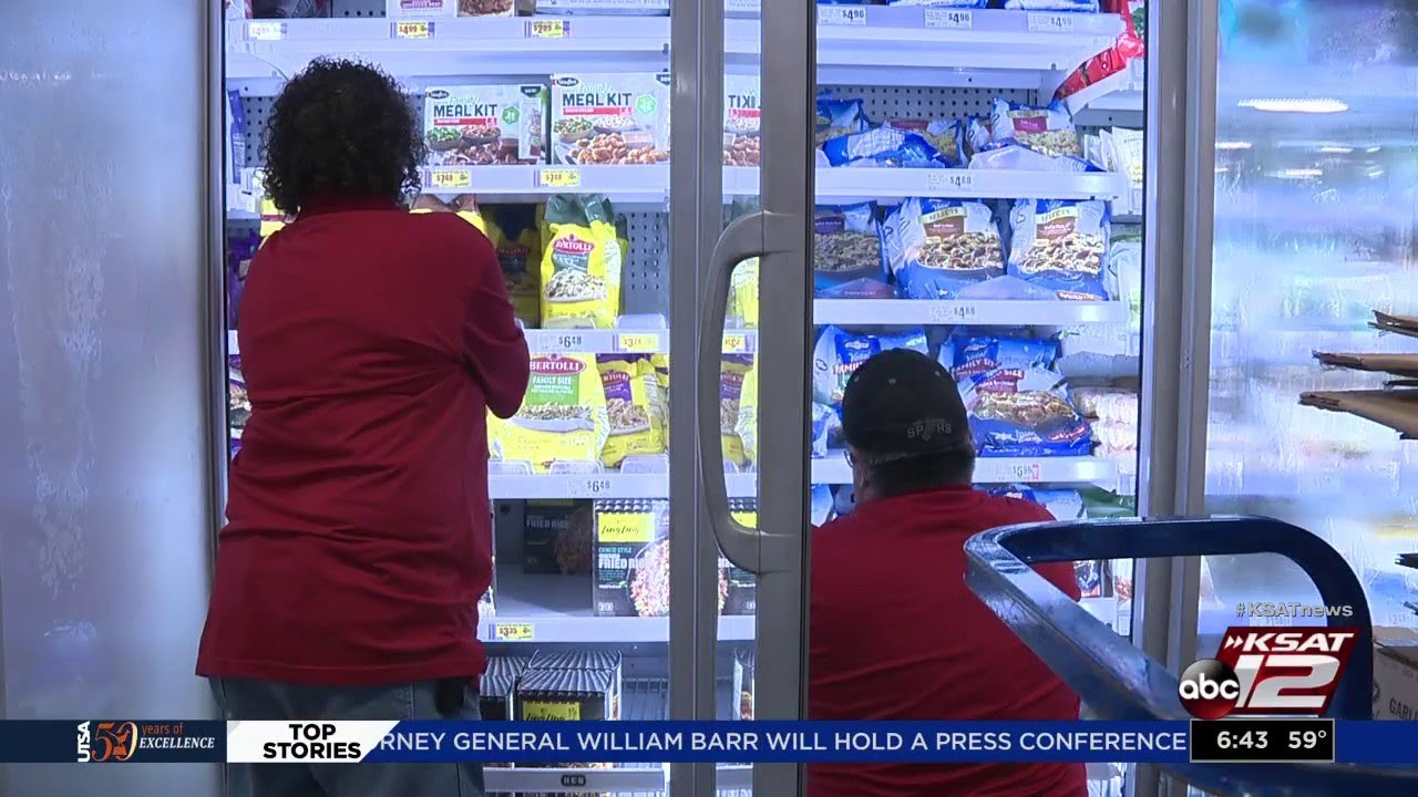 'While You Were Sleeping': Even when closed overnight, local H-E-B is still busy