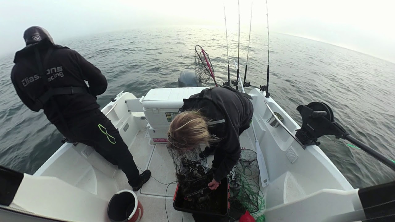 Eliassons på kräftfiske vättern 2019