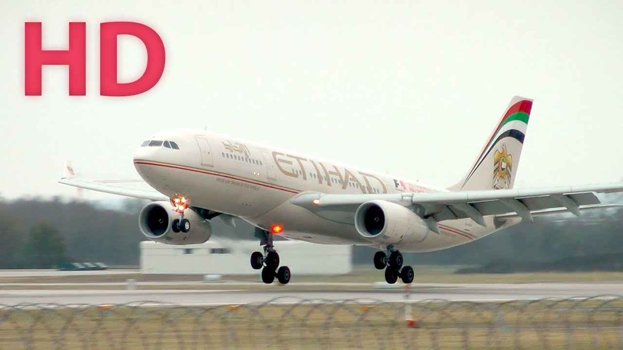 3 A330s at Munich Qatar, Air China, Etihad (Strong Wind)