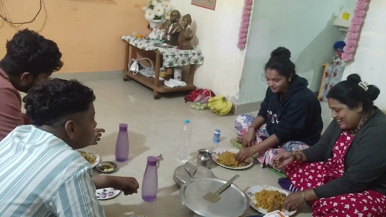 कोमल आली होती तर काय बसलो होतो आम्ही जेवायला बिर्याणी बनवली होती