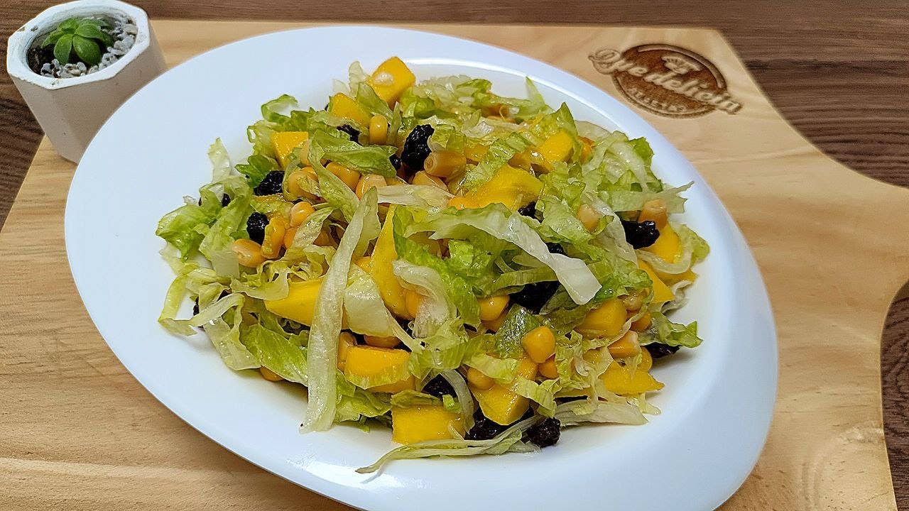 The easiest lettuce and mango salad. You'll love it! 😋🥬🥭
