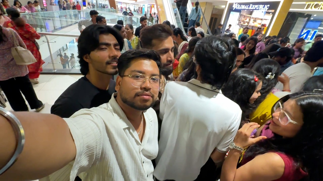Kerala story movie ke liye itna crowd 😳