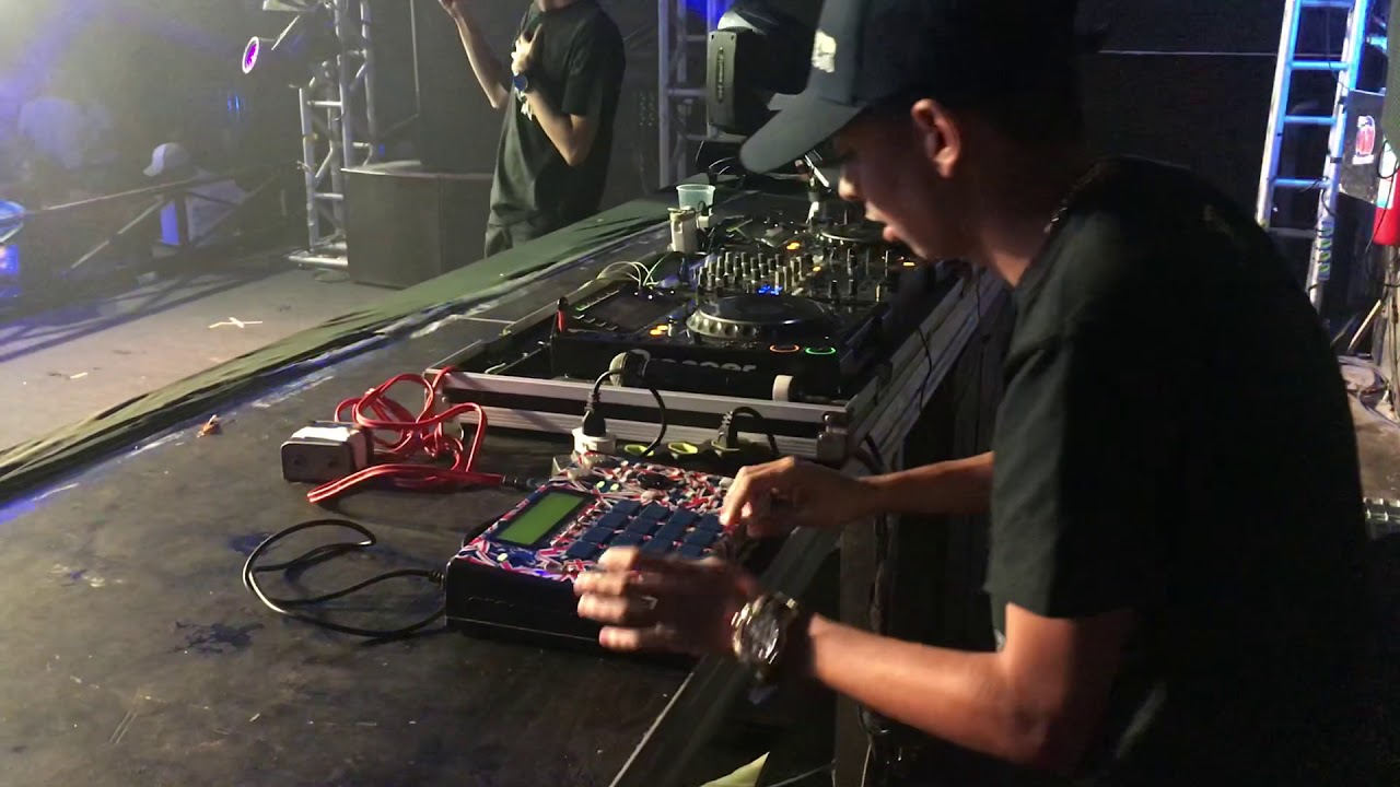 Montagem ao vivo MPC 1000 DJ MENOR MPC NITRO NIGHT 2018