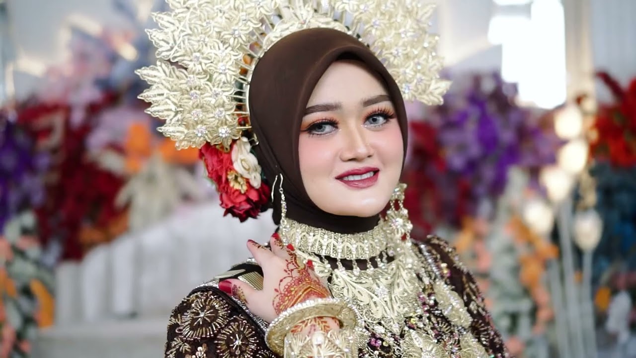 Cinematic Wedding of Putri & Abbas - Sony a6000 + 35mm f1.8 |