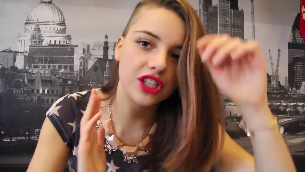 Beautifull  Girl Got A Side Shave!