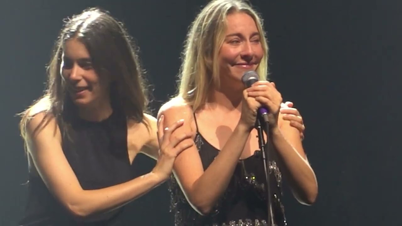 15/21 HAIM - Este Cries During Hallelujah @ Merriweather Post Pavilion, Columbia, MD 9/10/25