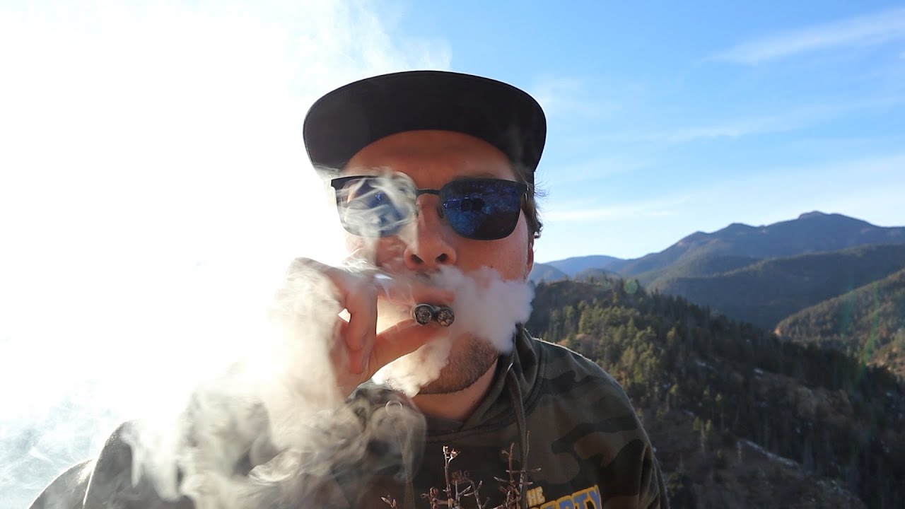 Smoking 4 GRAMS In ONE Sitting!! | Smoke Sesh Saturday Ep. 58
