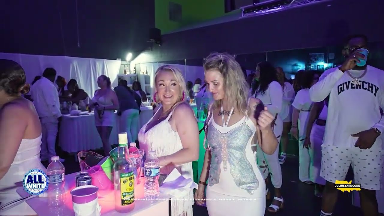 Faada Raphel // All White
