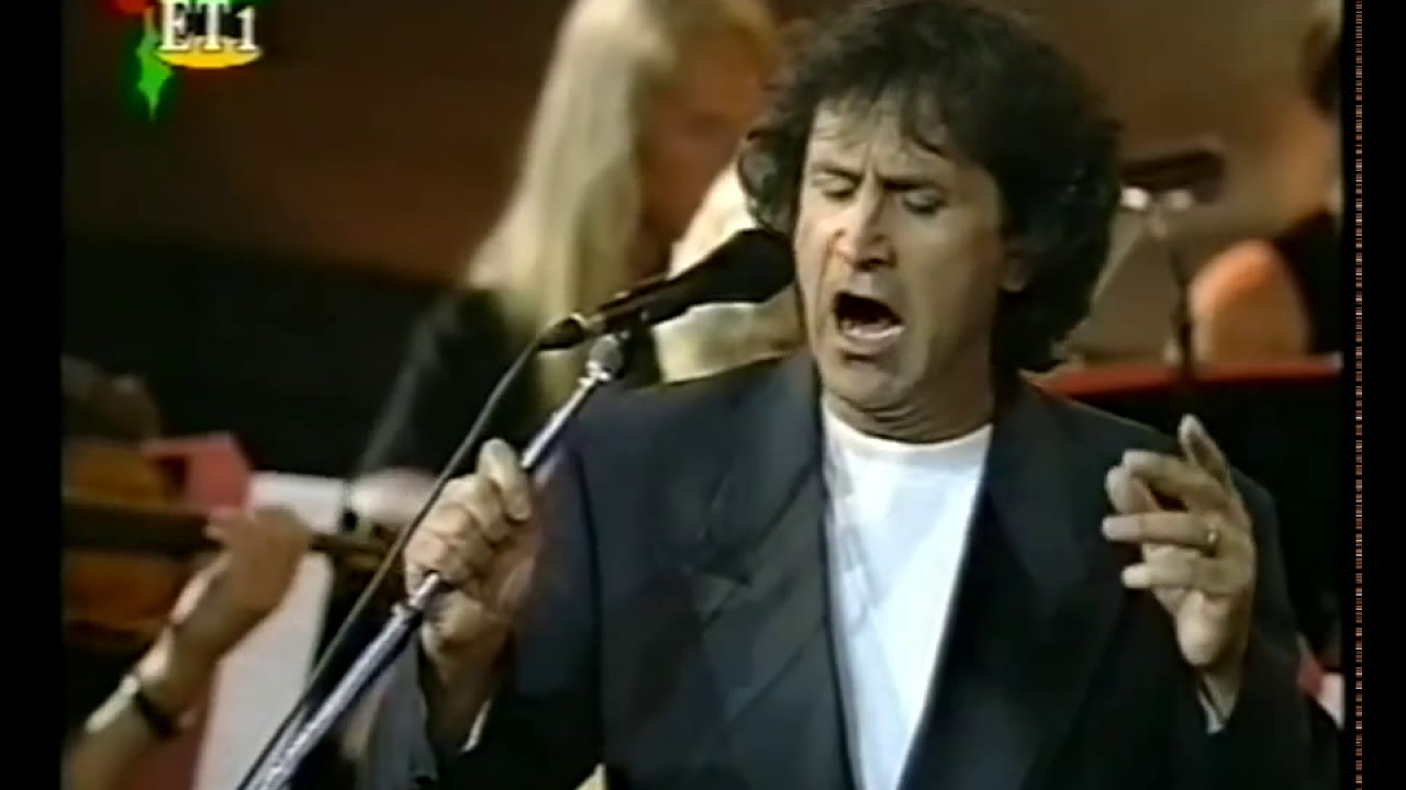&Gamma;&iota;ώ&rho;&gamma;&omicron;&sigmaf; &Nu;&tau;&alpha;&lambda;ά&rho;&alpha;&sigmaf; - Ό&mu;&omicron;&rho;&phi;&eta; &Pi;ό&lambda;&eta; | George Dalaras - Beautiful City (Mikis Theodorakis)