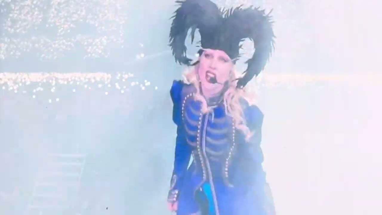 Lady Gaga - How Bad Do U Want Me ( en vivo estadio GNP)