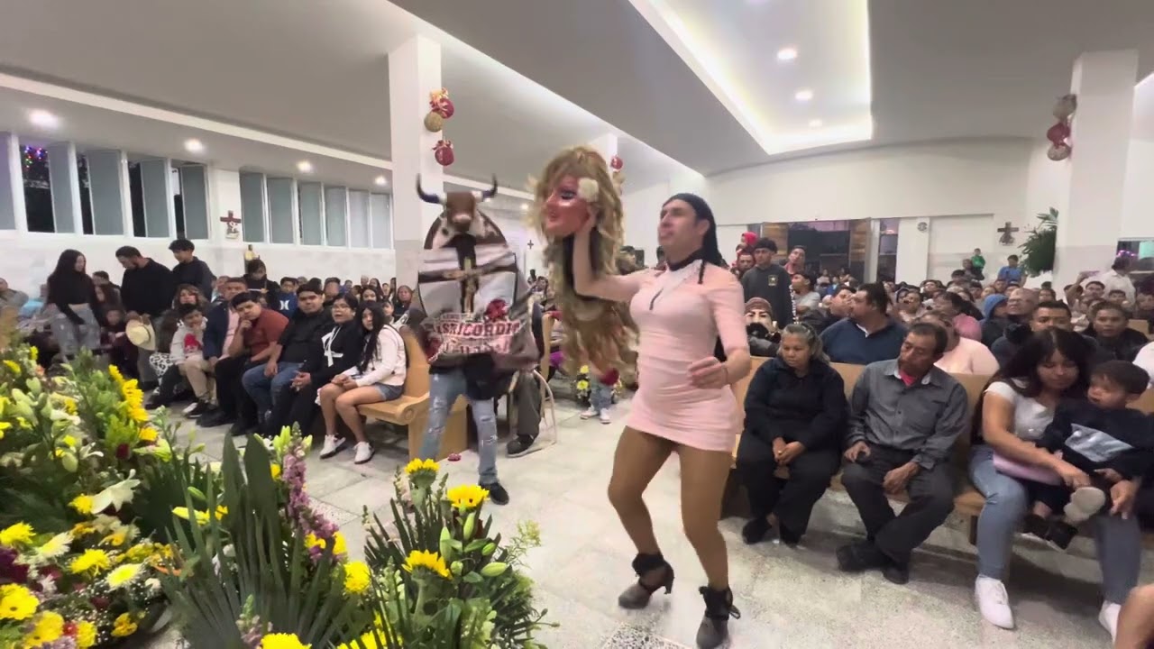 Torito señor señor de la misericordia🐂🥁👹.  (1 de enero 2025)    |En templo de Duarte|🪓⛪️🐂🐴