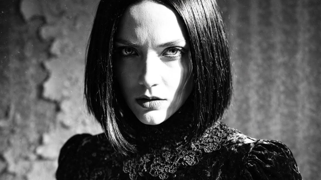 Anne Bloom - Still Breathing, Not Alive // Darkwave, Post Punk