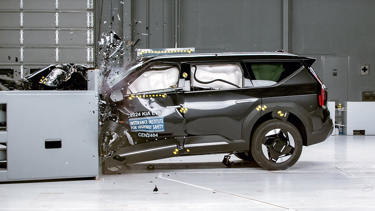 2024 Kia EV9 driver-side small overlap IIHS crash test