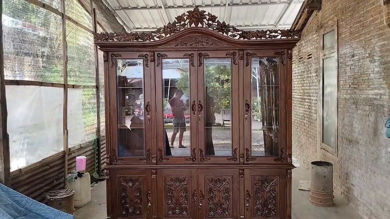 Lemari Hias Ukir Mebel Jepara