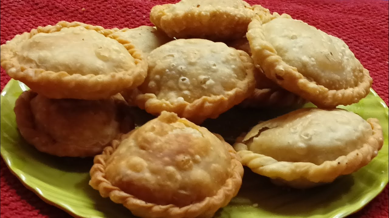হোলি স্পেশাল গুজিয়া সহজ পদ্ধতিতে খুব কম সময়ে একসাথে অনেক গুলো তৈরী করে নিতে পারবেন|Gujiya Recipe