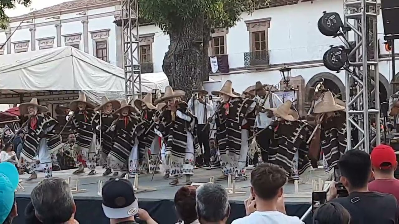 Danza de los Viejos carpinteros de Capacuaro, Michoacán.