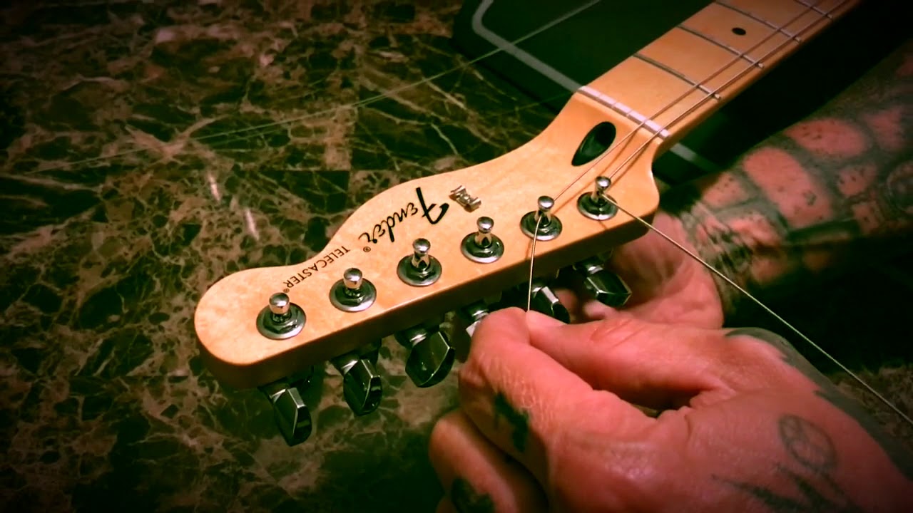 Fender Locking Tuner String Change