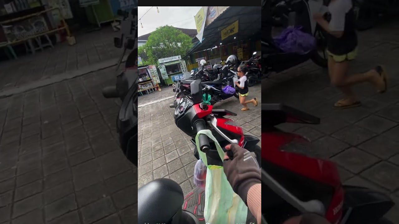 Tukang ojol naik hai 