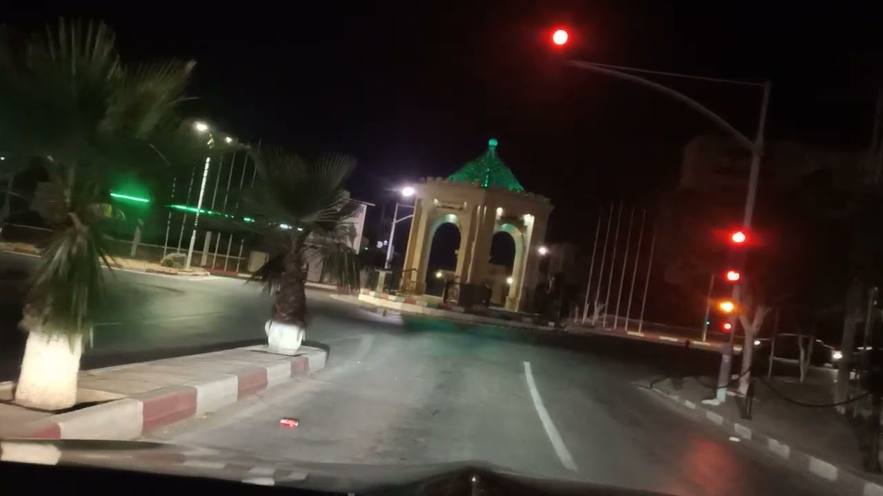 Mostaganem la nuit. Cheikh Maazouz Bouadjadj Allah Yaetih Es-saha Wa El Aefia. Khedma Raweaaaa.