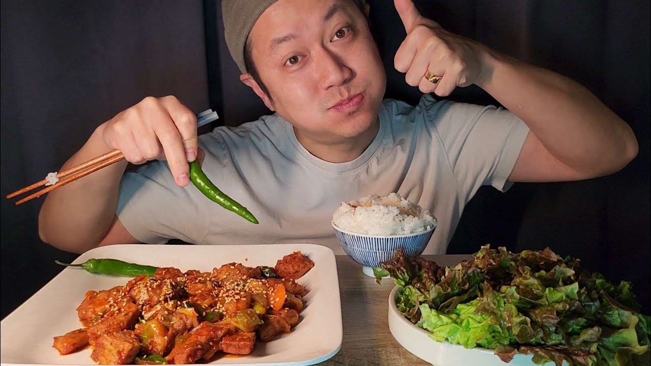 Spicy Korean Pork(Jeyuk Bokkeum) Mukbang 🌶️