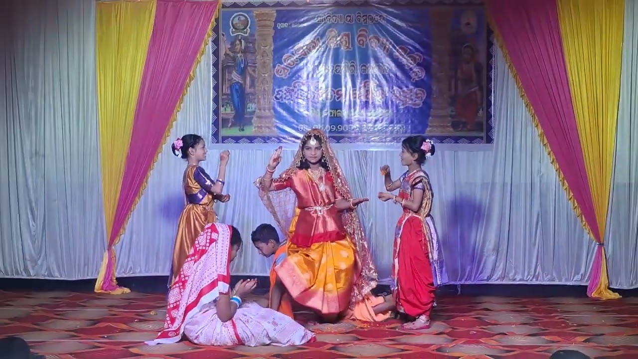 Anita utube vedios #viral vedios #Bara masare tera  parba#presting by 5th class students 