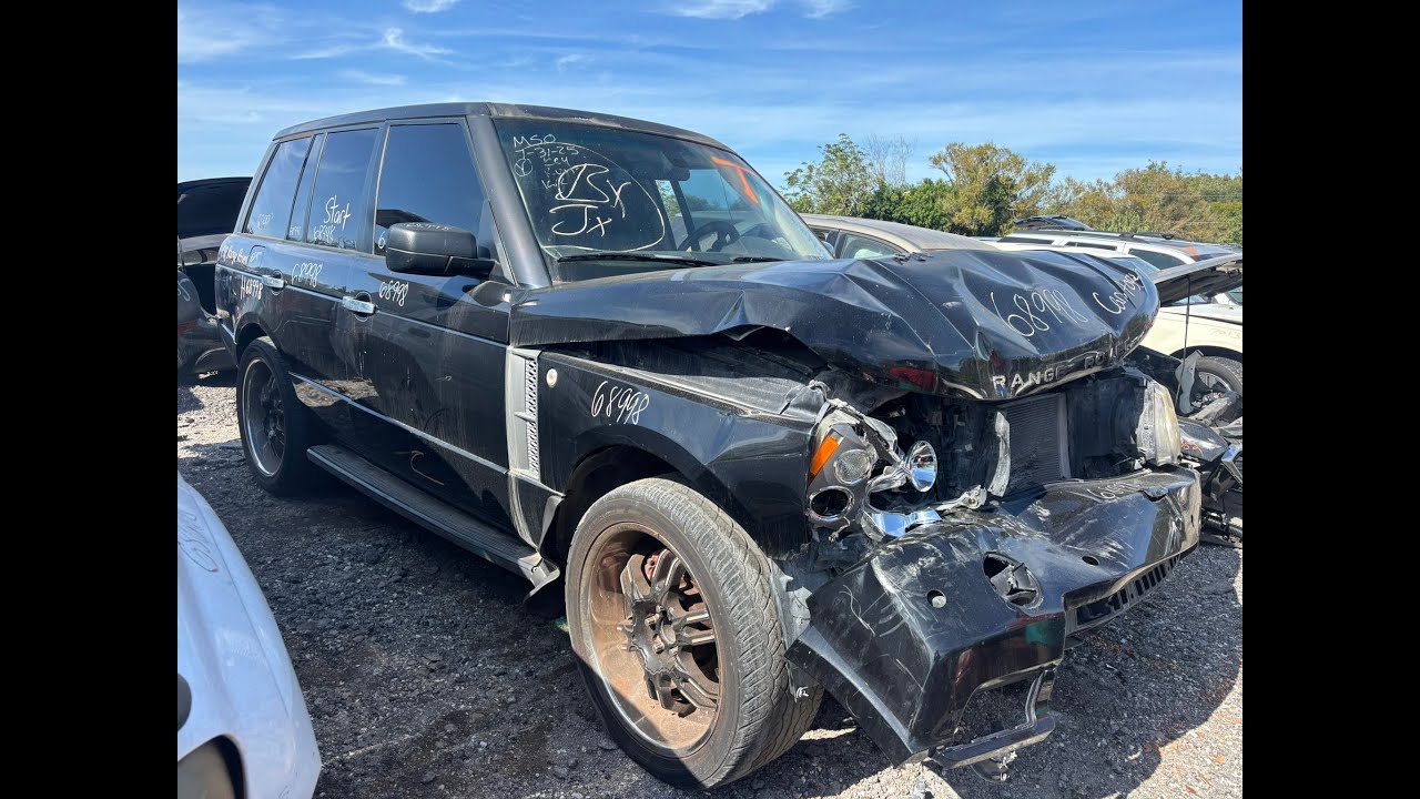 Junkyard Hunting - Someone Junked This Wrecked Range Rover L322