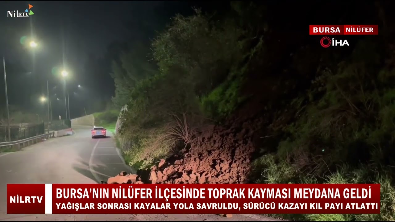 Bursa'nın Nilüfer ilçesinde meydana gelen toprak kayması nedeniyle, kayalıklar yola savruldu.