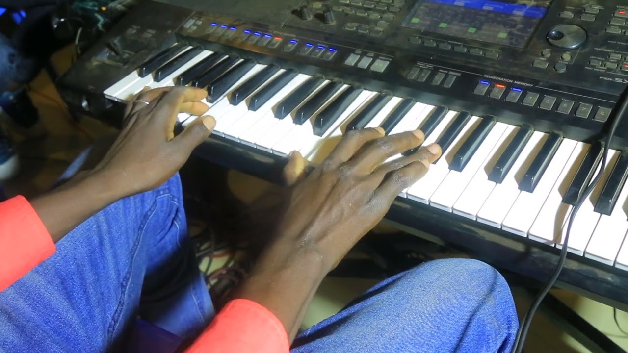 UPEWE SIFA- WORSHIP SONG ON key F#