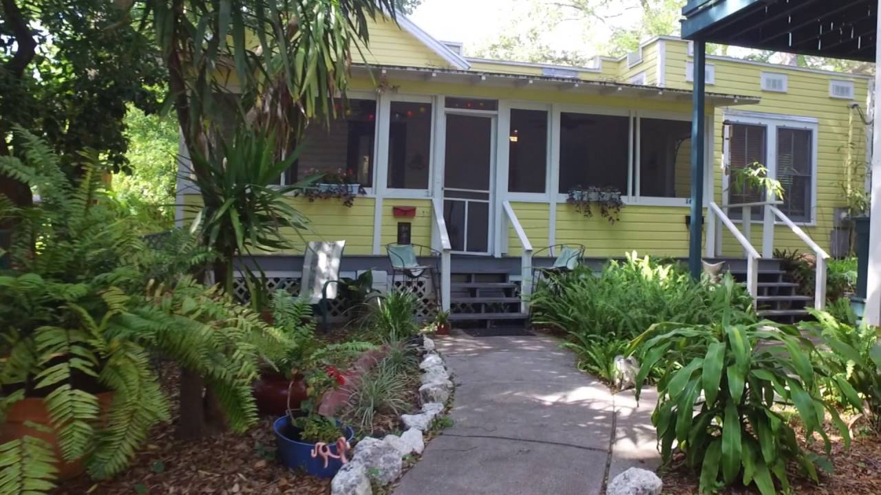 Uptown Bungalow - Vacation Rental Historic St Augustine