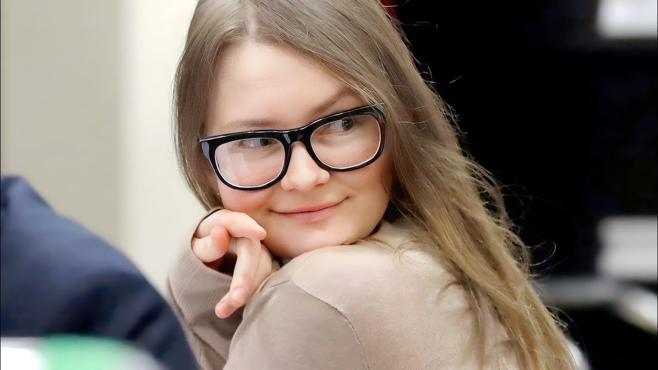 BELLA, FAMOSA y ESTAFADORA - Anna Sorokin: La MUJER que ENGAÑÒ a TODOS - Encarcela2