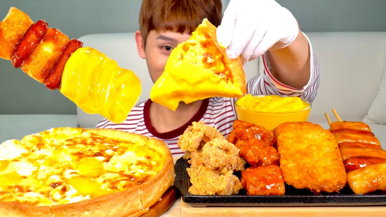 ASMR 황금올리브 순살치킨 시카고피자 소떡소떡 해쉬브라운 치즈소스 찍먹방~!! Chicago Pizza With Fried Chicken Hash Brown MuKBang~!!