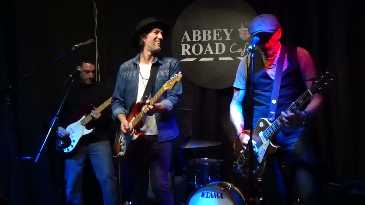 TOXIC WORLD - Hernandez & Sampedro (Live @ Abbey Road, Cervia)