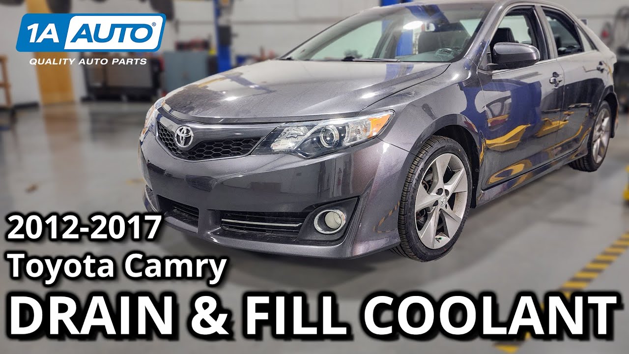 Как слить и залить охлаждающую жидкость в Toyota Camry (2,5 л) 2012–2017 гг.