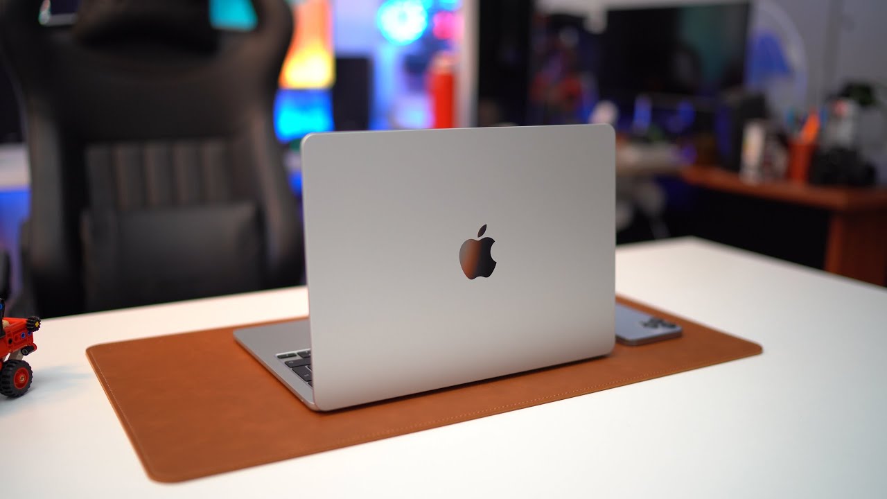 Macbook Air M2 РЕВЮ - За кого е направен?
