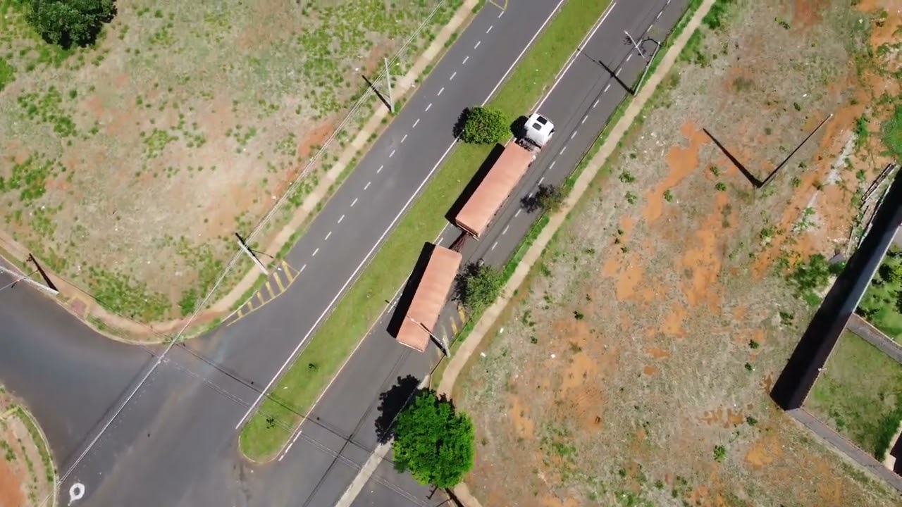 Uberaba MG City drone Acompanha carreta no valim de Melo at&eacute; saida da br