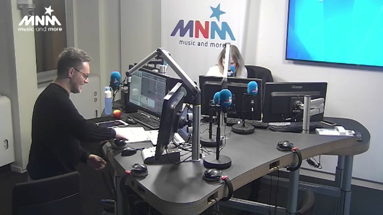 MNM: De Grote Julie Van den Steen Ochtendshow