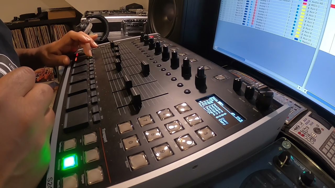 ISLA INSTRUMENTS S2400 12bit sampling drum machine (demo 85)