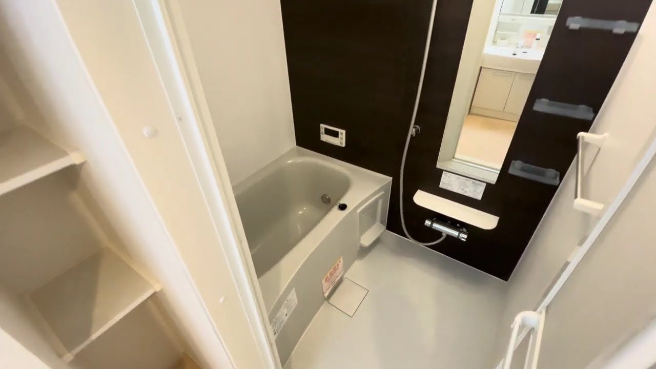 エコビレッジ　イースト　204号室　函館市上湯川町６５番６号