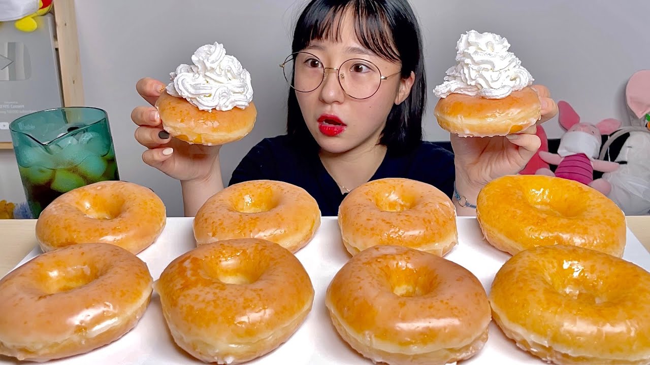 크리스피도넛 글레이즈드 도넛 생크림 휘핑크림 디저트 먹방 Dessert Mukbang